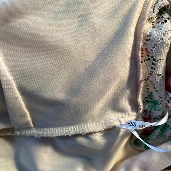 Guess SZ 14 Printed lace Sheath silhouette 
V-neckline, long sheer lace sleeves - Picture 13 of 15